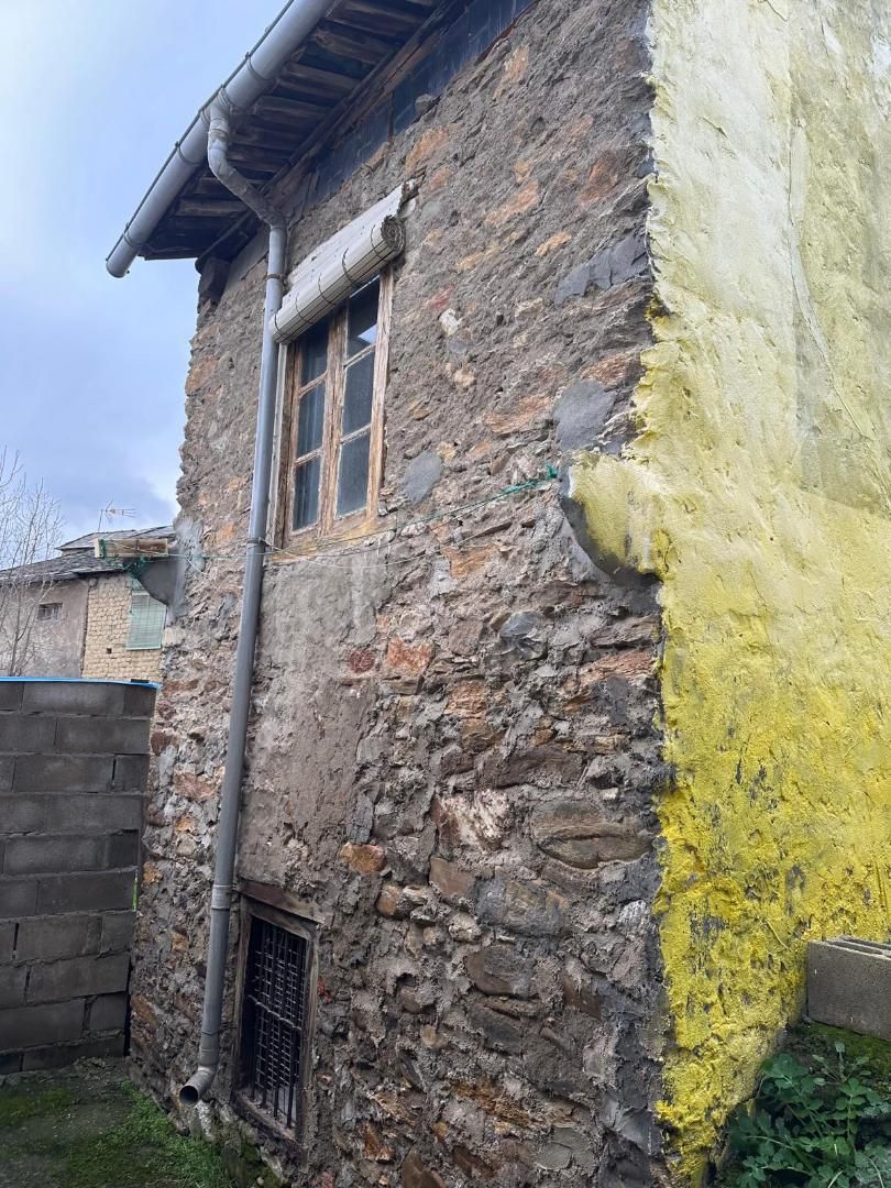 Exterior view of House or chalet for sale in Toral de los Vados  with Storage room