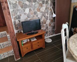 Living room of Single-family semi-detached for sale in Cañete  with Parquet flooring and Microwave