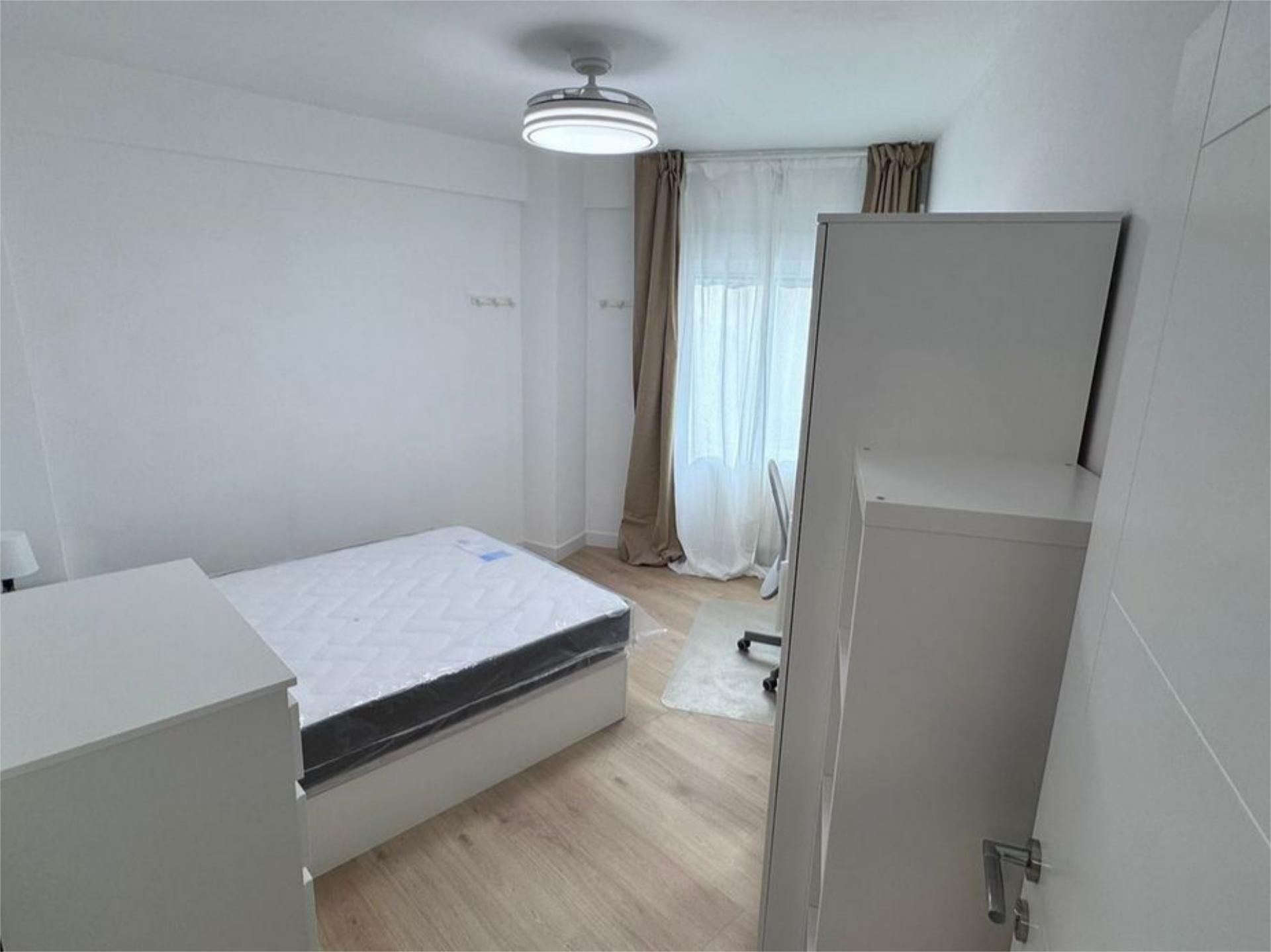 Flat to share in Calle de Cosme Blasco, 5, Universidad San Francisco