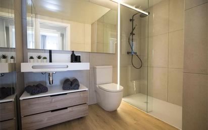 Bathroom of Flat for sale in Esplugues de Llobregat