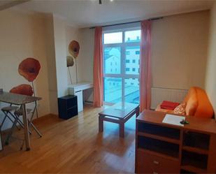 Dormitori de Apartament de lloguer en Lugo Capital amb Calefacció, Parquet i Traster