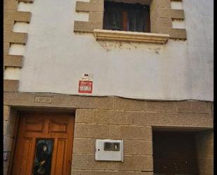 Vista exterior de Casa adosada en venda en Lumbier amb Terrassa i Balcó