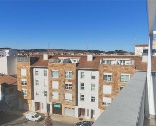 Vista exterior de Dúplex en venda en Tudela amb Aire condicionat, Terrassa i Piscina