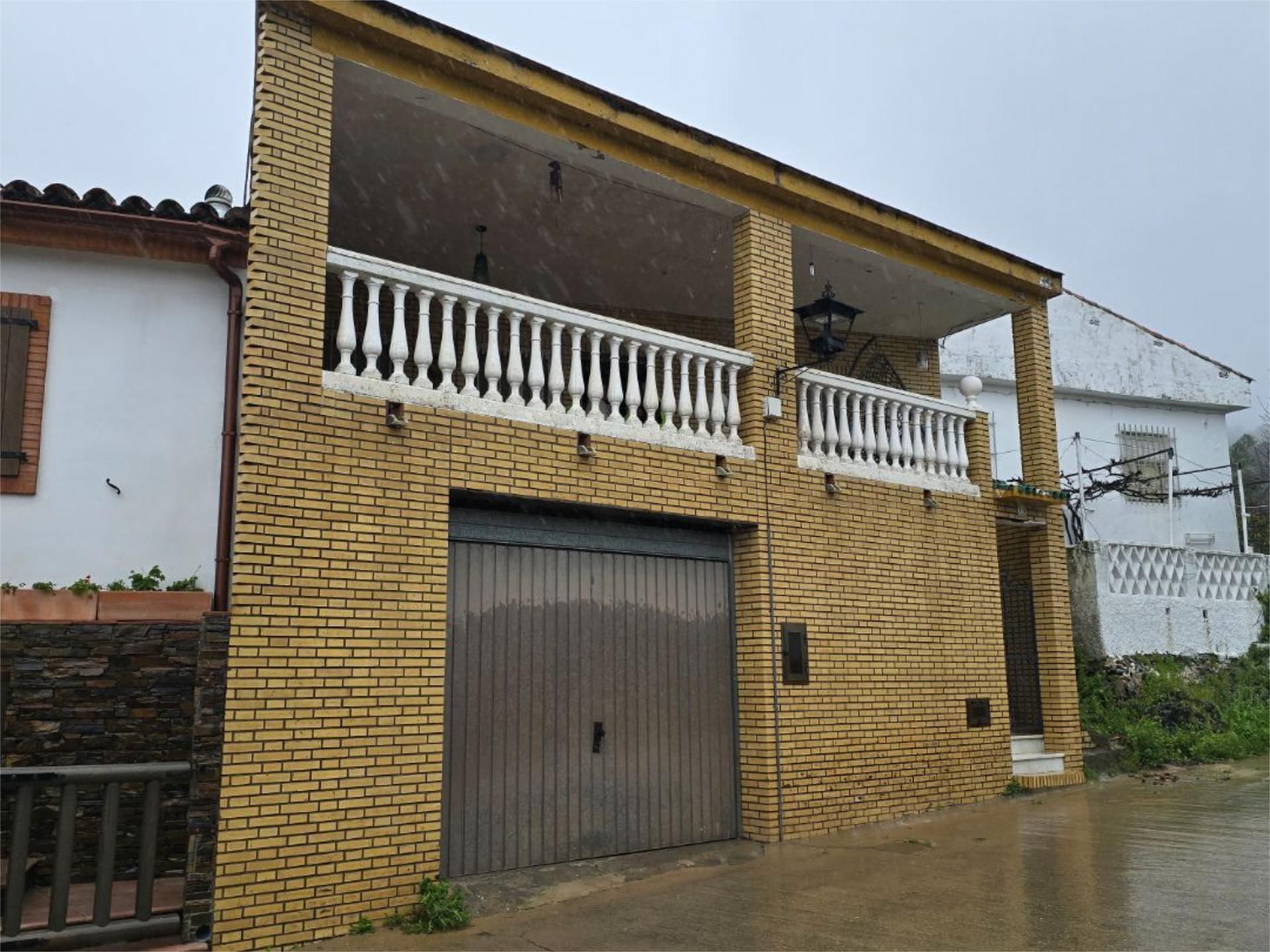 Vista exterior de Casa adosada en venda en Santa Ana la Real amb Terrassa