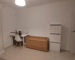 Bedroom of Flat to share in  Sevilla Capital  with Air Conditioner, Heating and Furnished