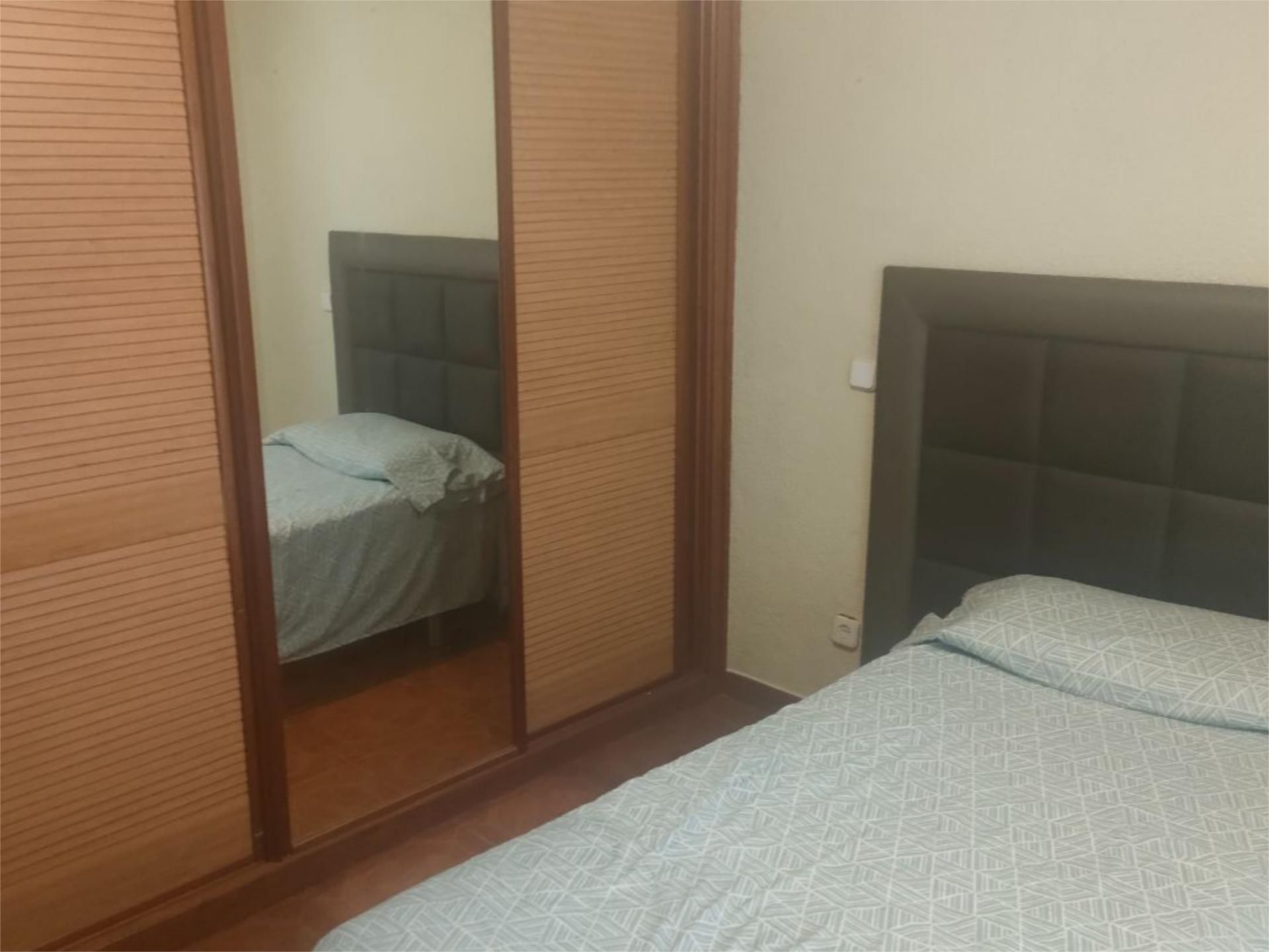 Flat to share in Calle de Carmen Montoya, 10, Almenara -Ventilla Flat to share in Calle de Carmen Montoya, 10, Almenara -Ventilla