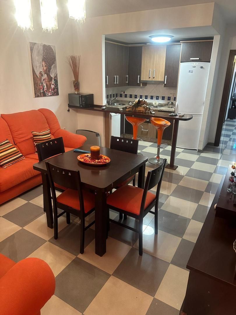 Menjador de Apartament en venda en Roquetas de Mar amb Aire condicionat, Calefacció i Terrassa