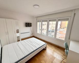 Bedroom of Flat to share in Manresa  with Heating, Parquet flooring and Storage room