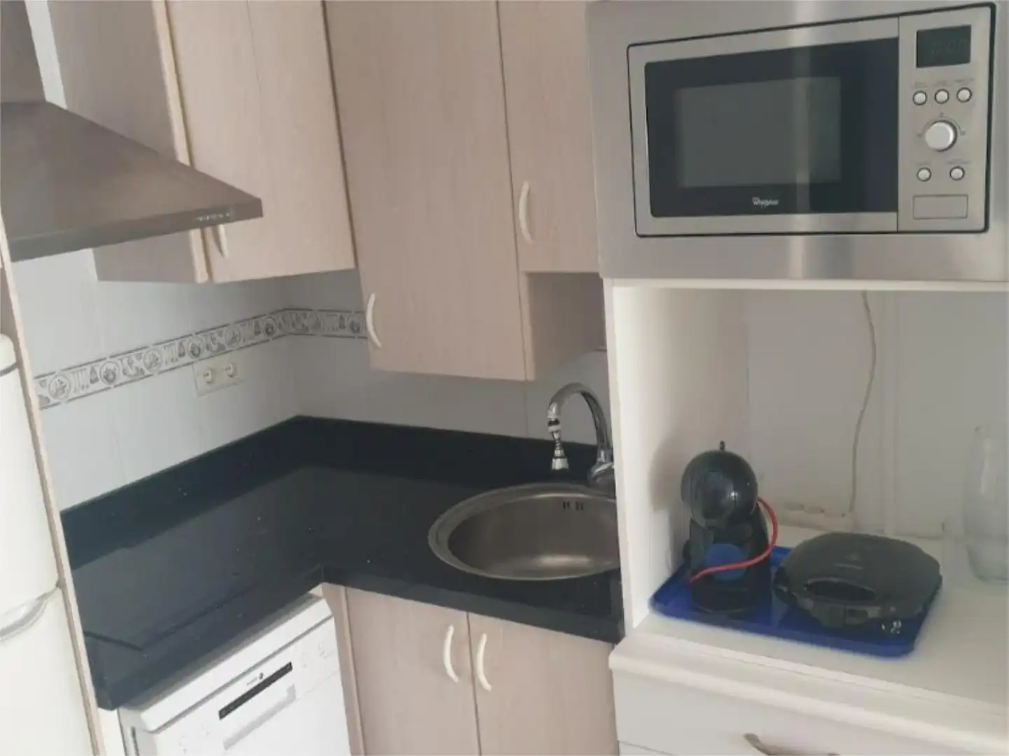 Flat for rent in Avenida Antonio Toré Toré, 54, Poniente - Faro Kitchen of Flat for rent in Vélez-Málaga with Air Conditioner, Heating and Swimming Pool