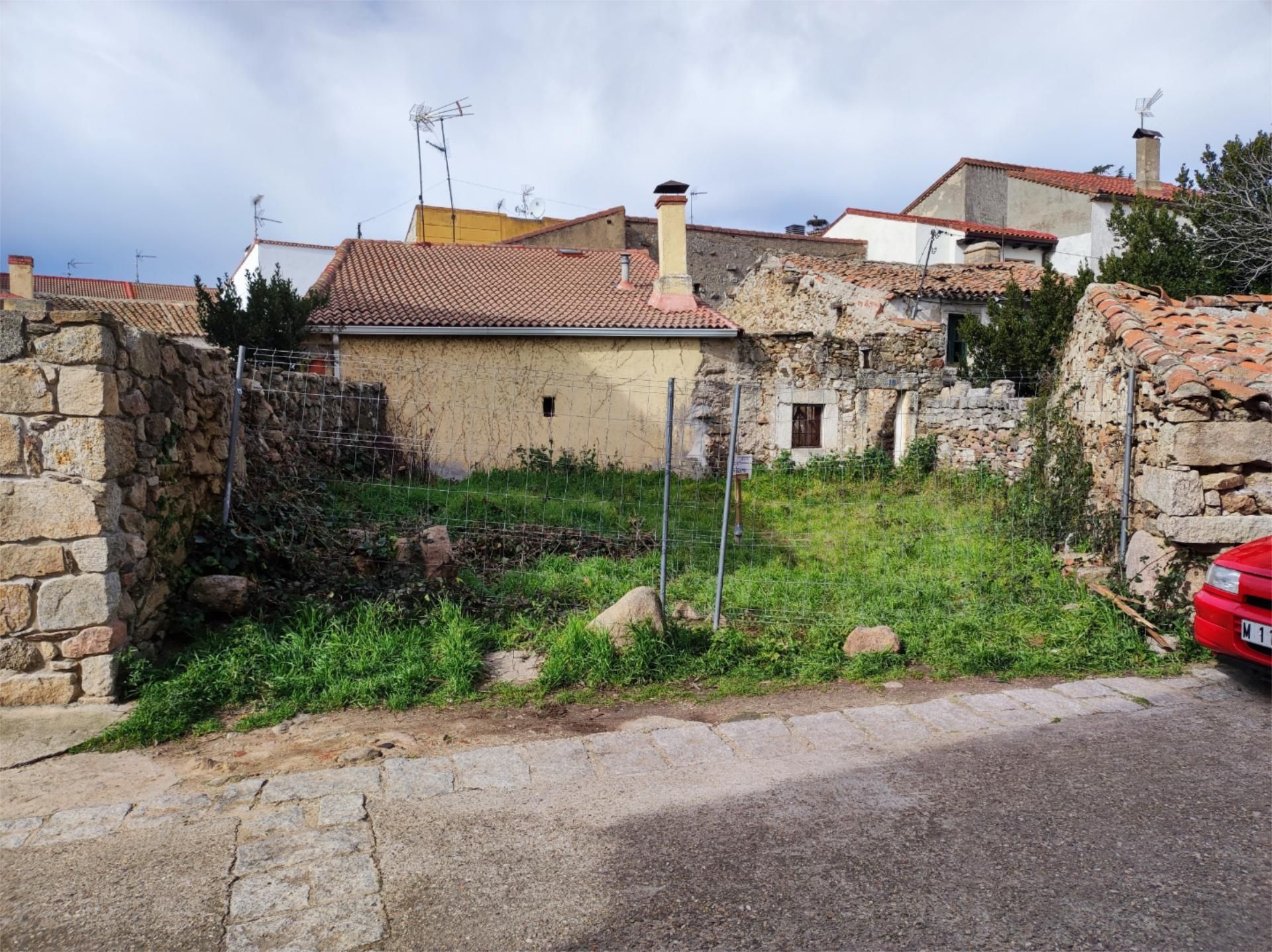 Bebaubares Gelände zum verkauf in Lozoyuela-Navas-Sieteiglesias