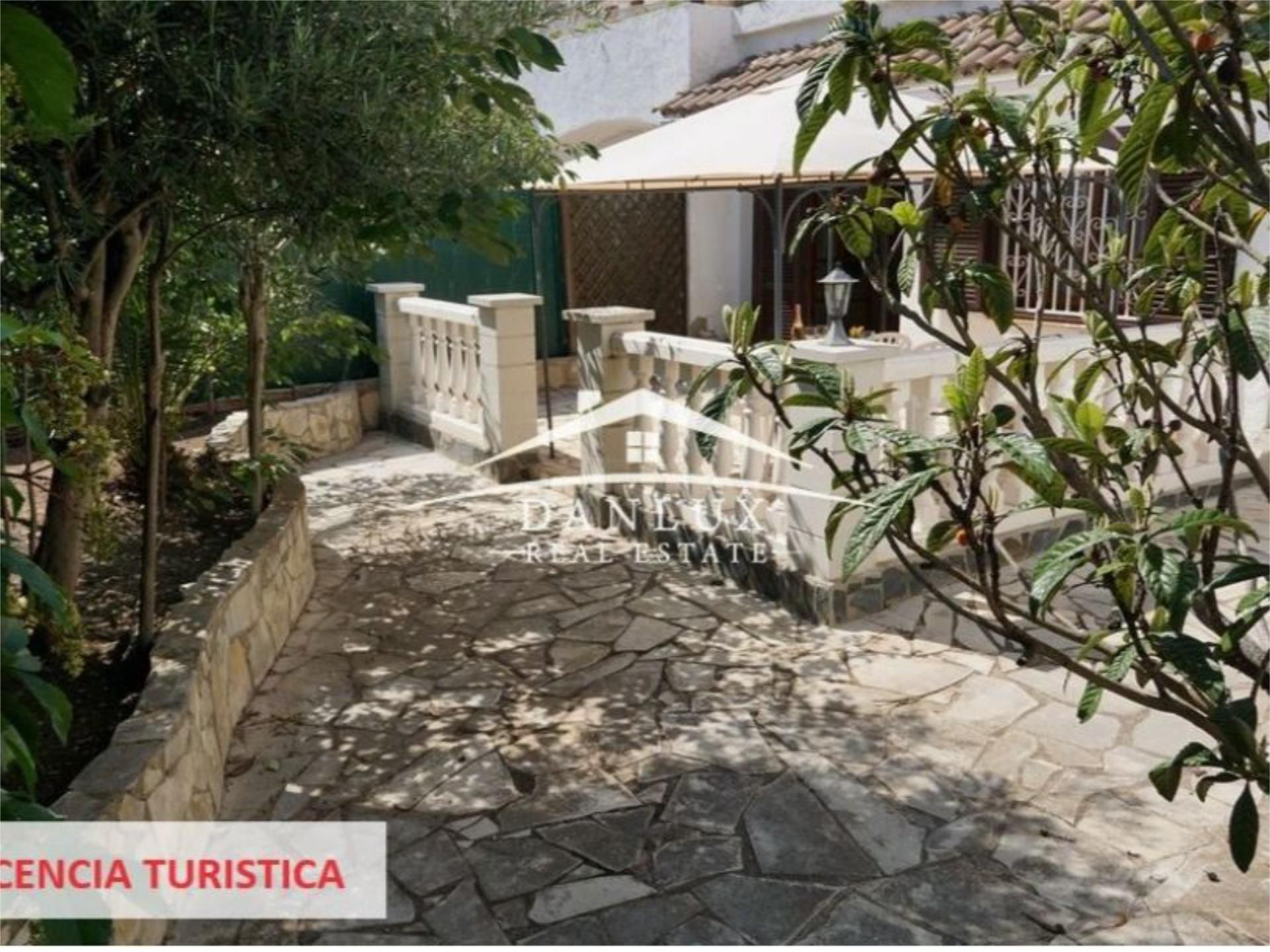 Vista exterior de Casa adosada en venda en Tossa de Mar amb Jardí privat, Parquet i Terrassa