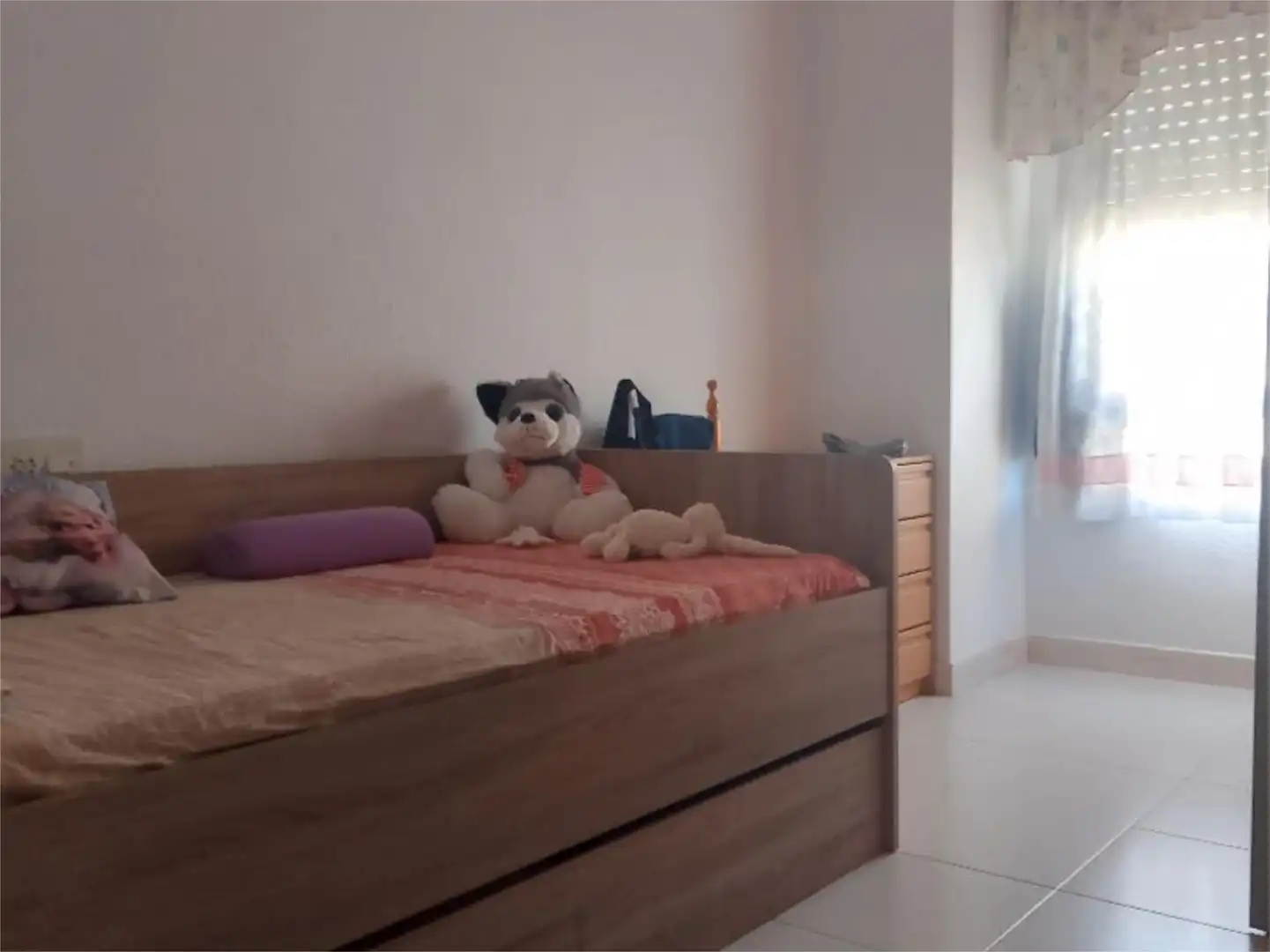 Flat for sale in Avinguda d'Alcoi, 76, Campello pueblo Bedroom of Flat for sale in El Campello with Air Conditioner and Balcony