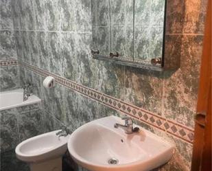 Bathroom of Flat to rent in  Zaragoza Capital  with Pets allowed