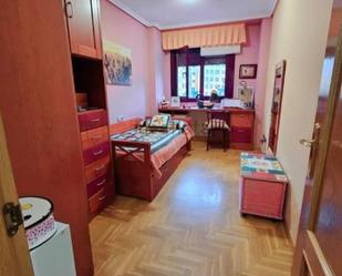 Bedroom of Flat for sale in Oviedo   with Heating, Parquet flooring and Storage room