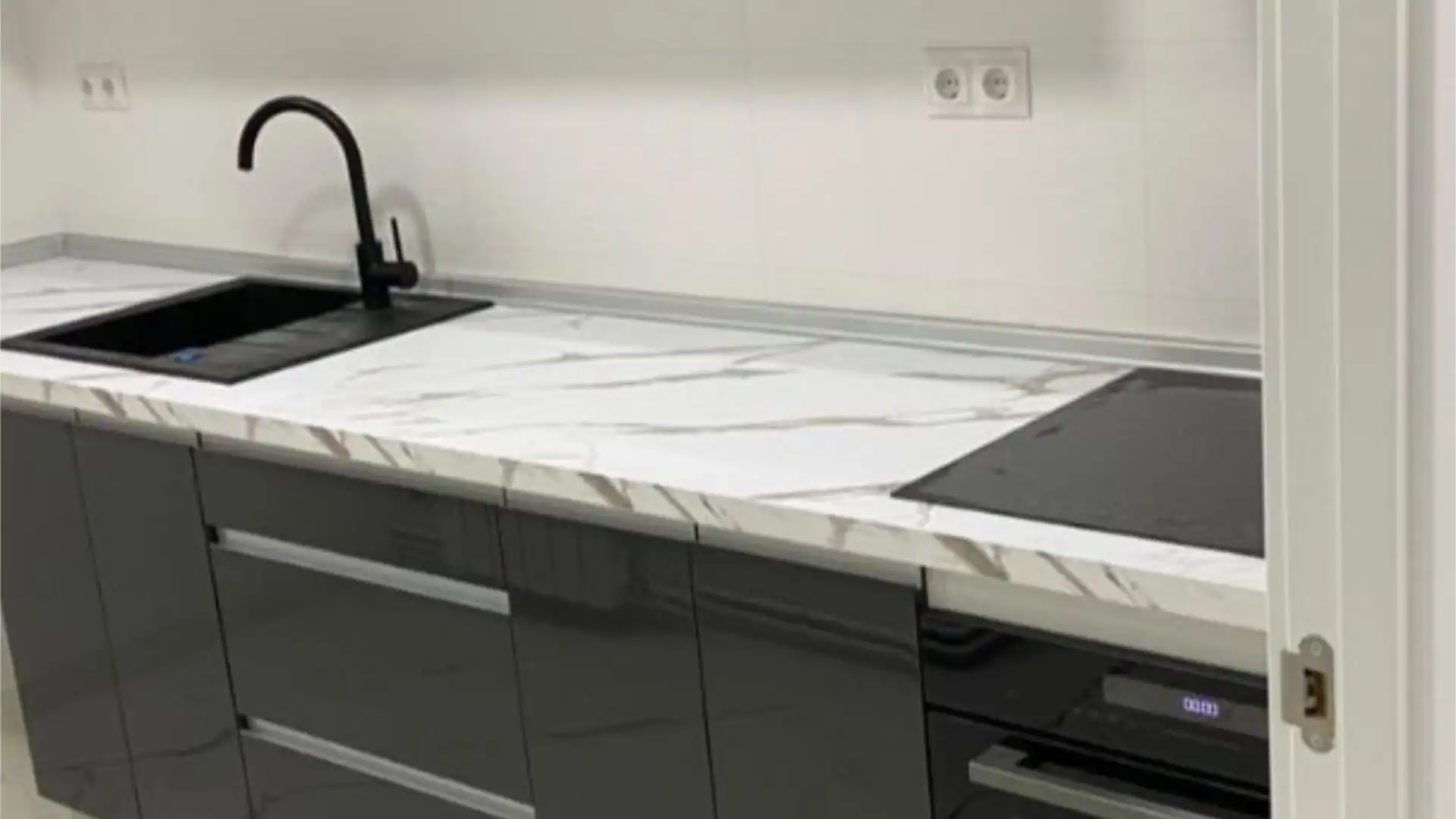 Cocina de Piso en venta en Monzón con Calefacción, Terraza y Trastero