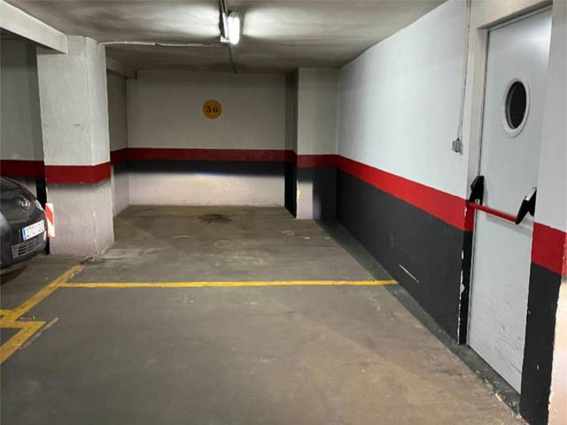 Garaje en Venta en Calle de Eduardo Benot, 5 en Argüelles