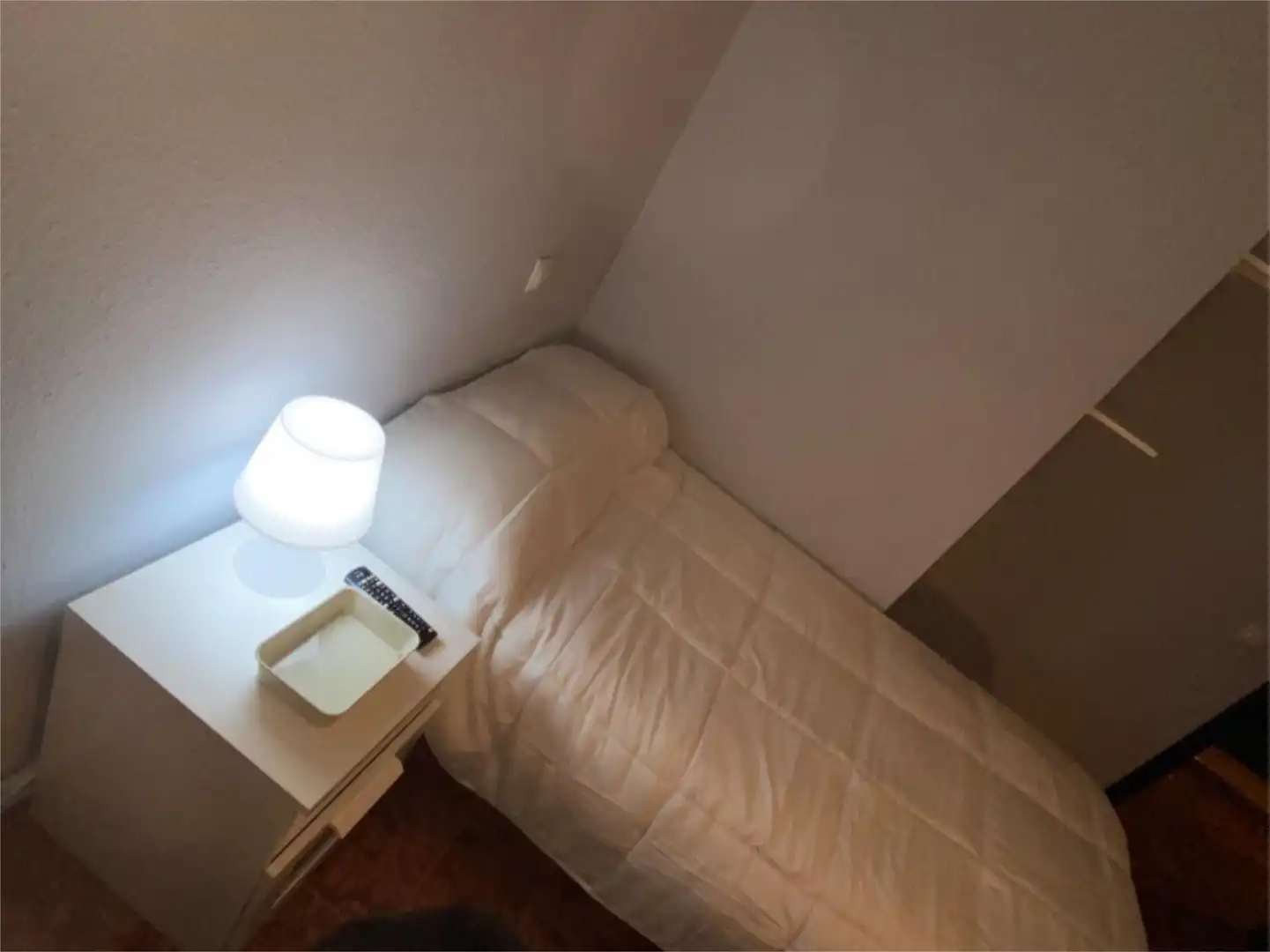 Room in Calle Chile, 4, Arturo Eyries Bedroom of Flat for share in Valladolid with Heating and Furnished