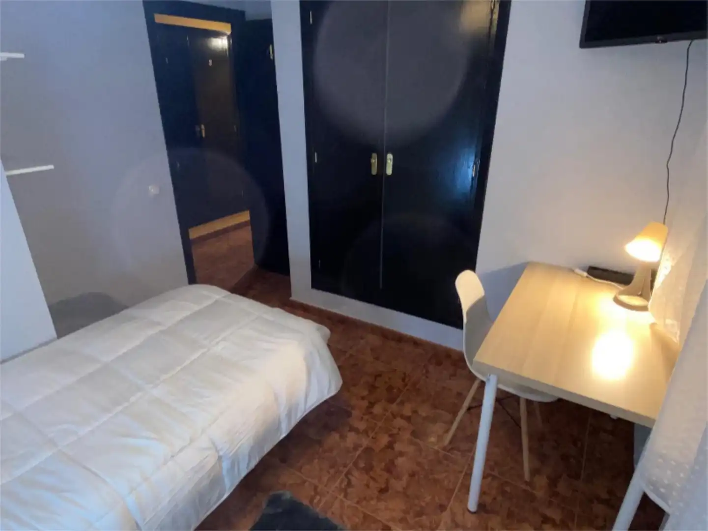 Room in Calle Chile, 4, Arturo Eyries Bedroom of Flat for share in Valladolid with Heating and Furnished
