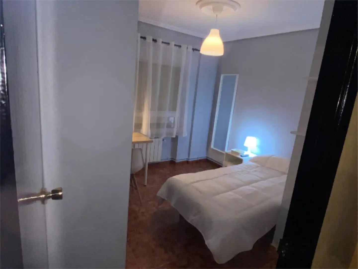 Room in Calle Chile, 4, Arturo Eyries Bedroom of Flat for share in Valladolid with Heating and Furnished