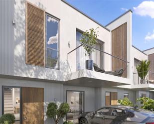 Exterior view of Single-family semi-detached for sale in Rafelbuñol / Rafelbunyol  with Air Conditioner, Terrace and Balcony