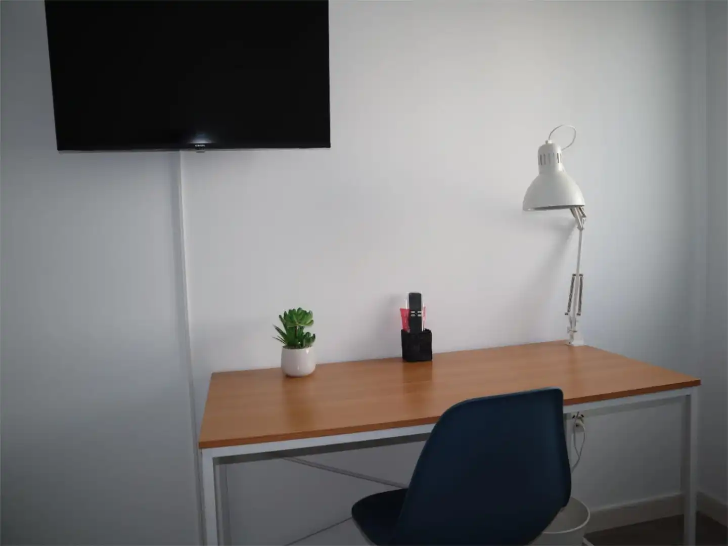 Room in Calle Coimbra, 38, El Cerro