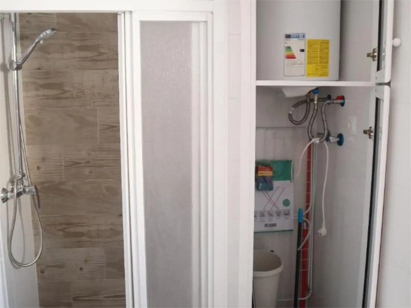 Room in Calle Coimbra, 38, El Cerro