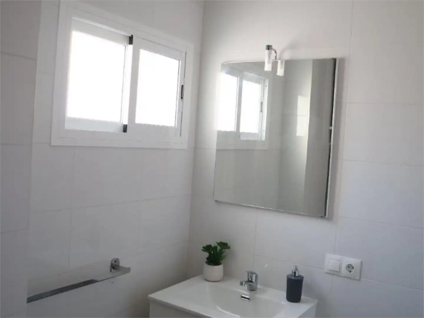 Room in Calle Coimbra, 38, El Cerro