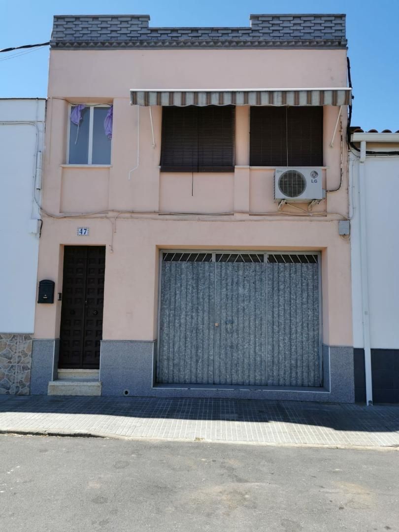 Exterior view of Single-family semi-detached for sale in Villagonzalo  with Air Conditioner, Terrace and Balcony