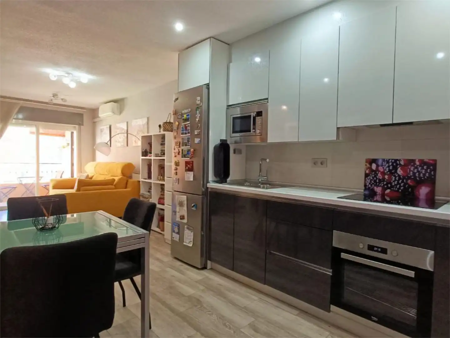 Apartamento en venta en Calle Lourdes del Polvorín, El Puerto Cocina de Apartamento en venta en Roquetas de Mar con Aire acondicionado y Terraza