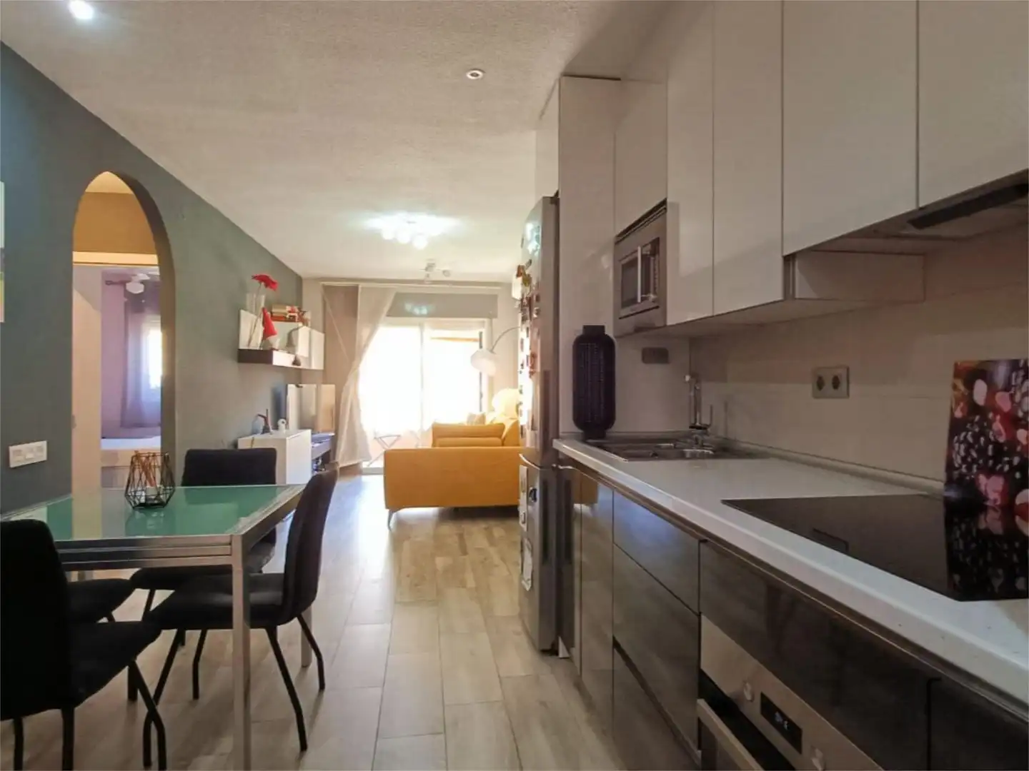 Apartamento en venta en Calle Lourdes del Polvorín, El Puerto Cocina de Apartamento en venta en Roquetas de Mar con Aire acondicionado y Terraza