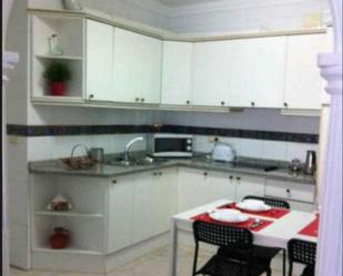 Kitchen of Flat to rent in Ronda