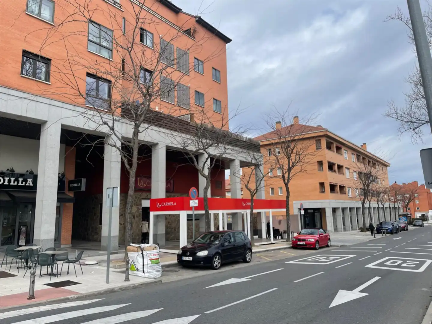 Local en venda a Calle Camilo José Cela, 3, Parque Empresarial Vista exterior de Local en venda en Las Rozas de Madrid amb Aire condicionat