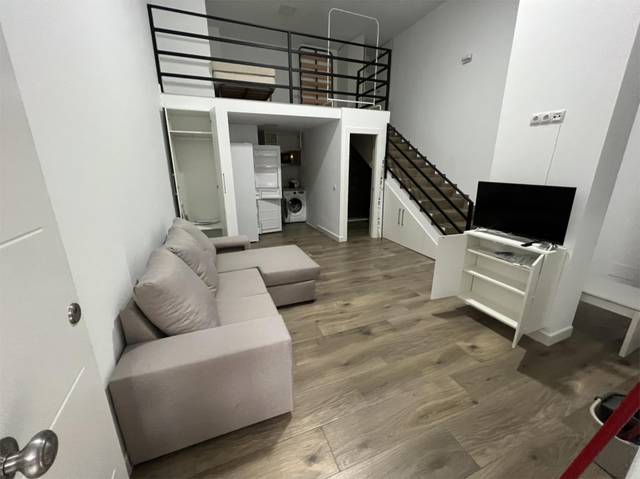 Piso en Venta en Calle Daniel Defoe, 32 en Cortijo Alto