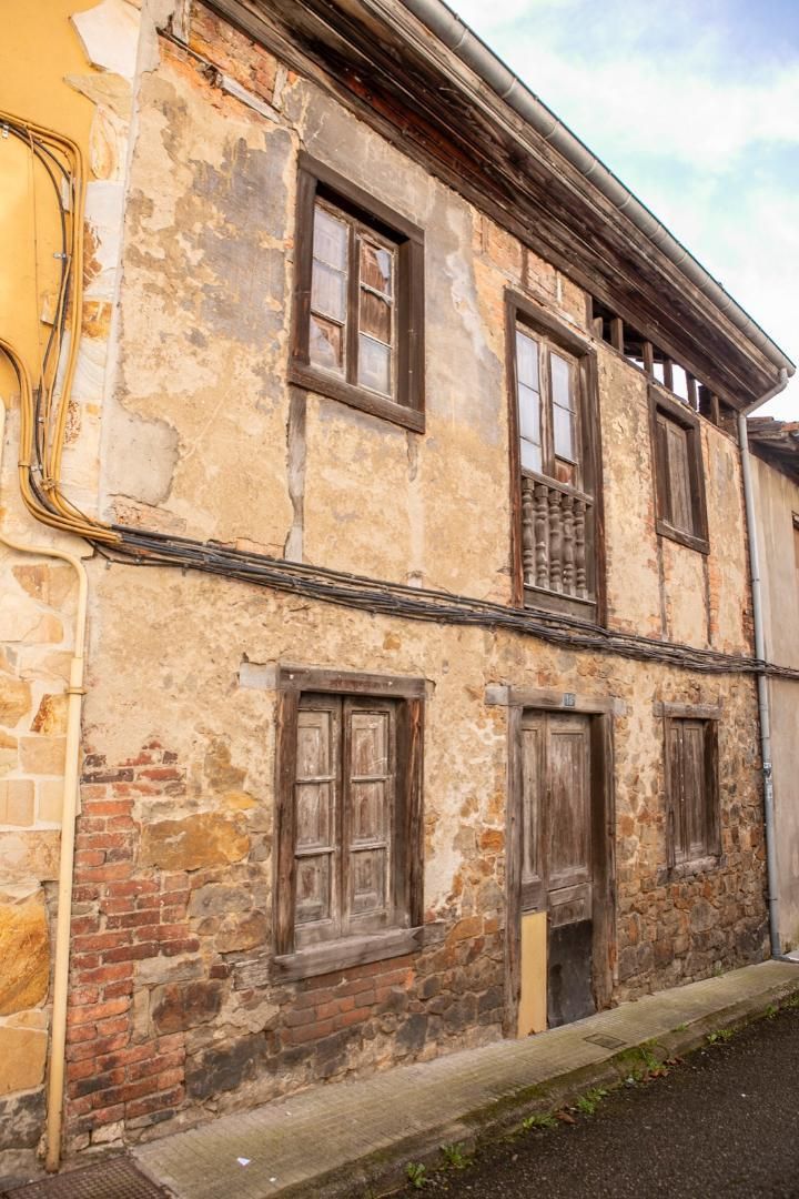 Vista exterior de Casa adosada en venda en Laviana
