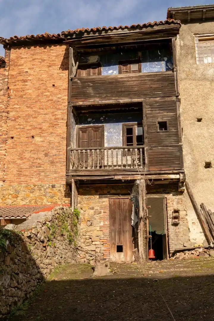 Vista exterior de Casa adosada en venta en Laviana