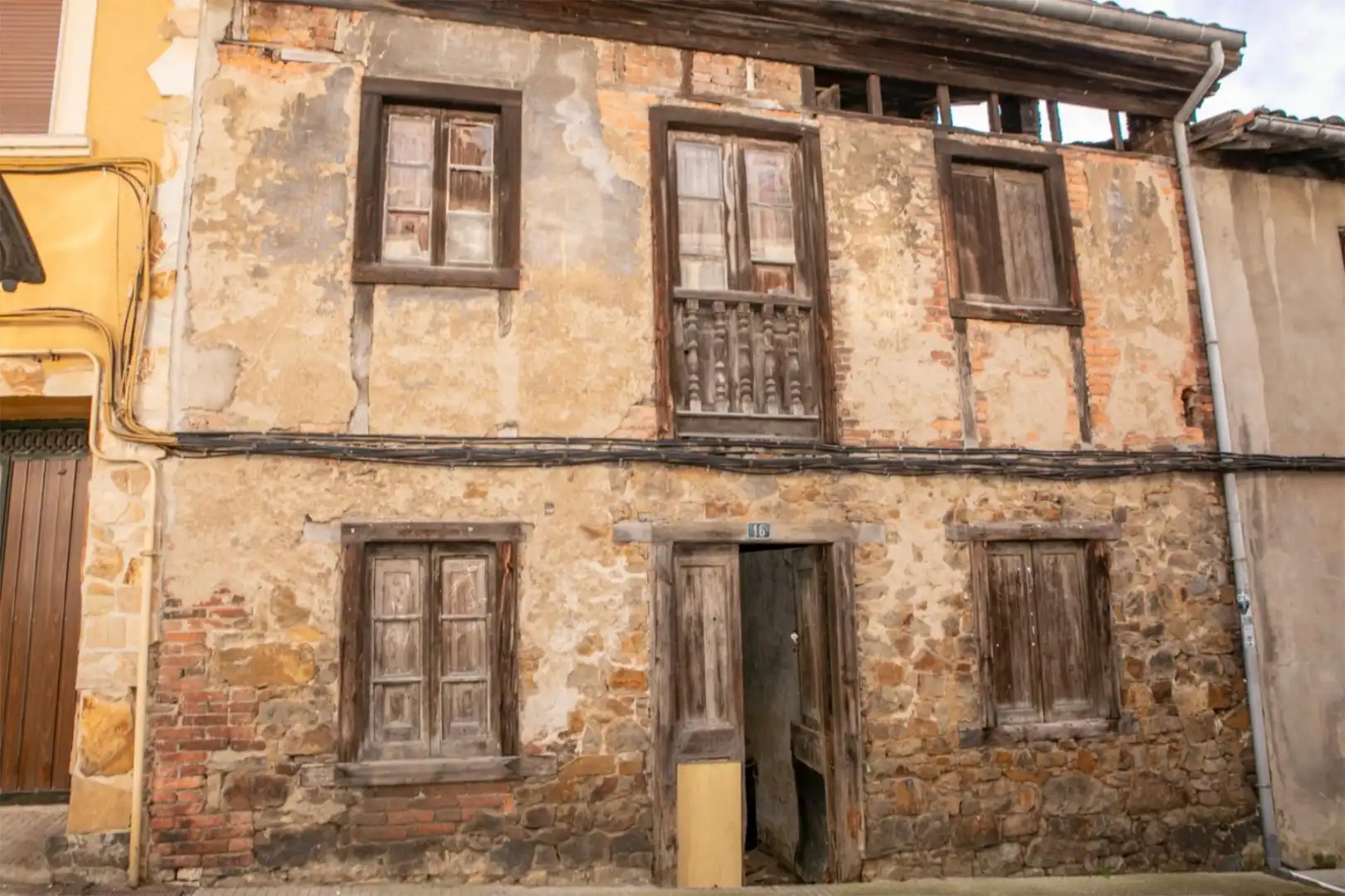 Vista exterior de Casa adosada en venta en Laviana