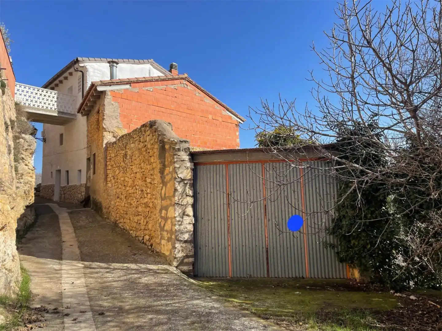 Casa adosada en venta en Calle Baja, 26, Vallanca Vista exterior de Casa adosada en venta en Vallanca con Jardín privado, Parquet y Amueblado