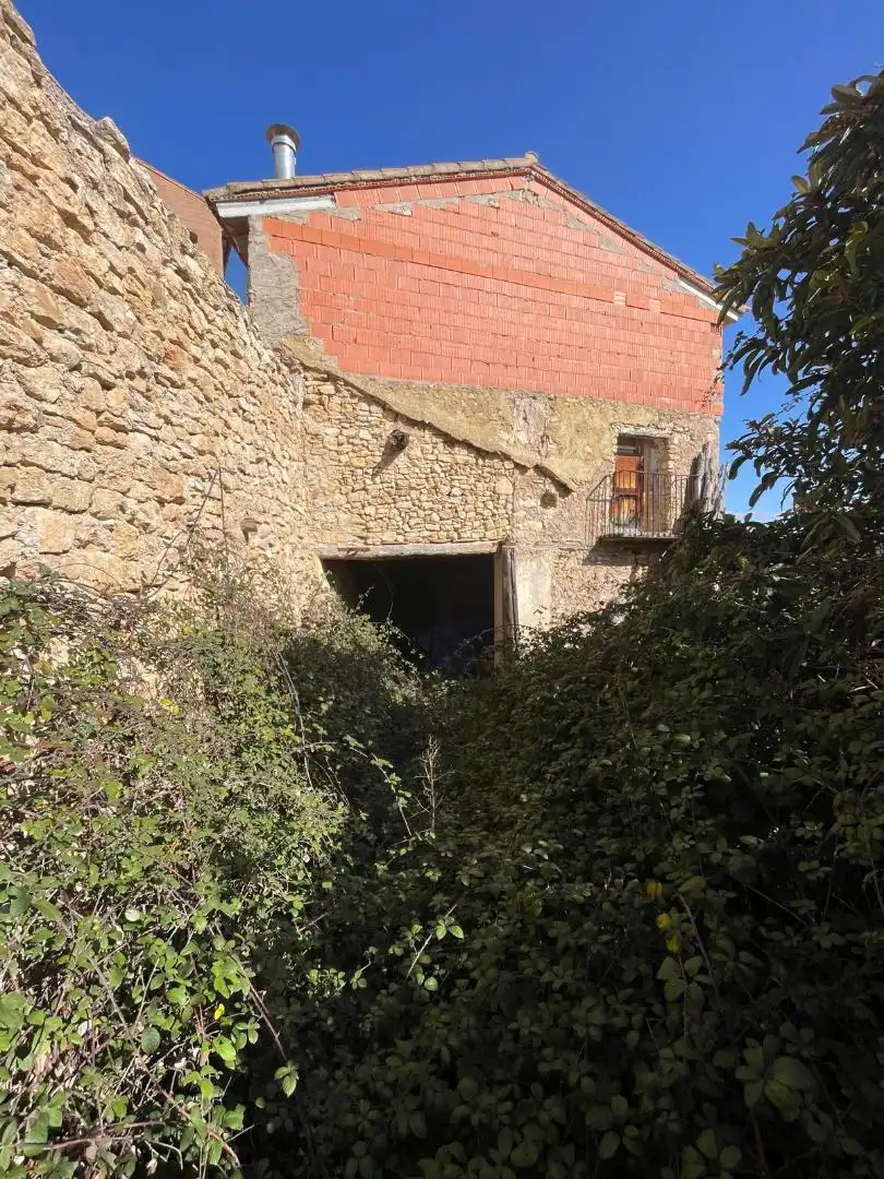 Casa adosada en venta en Calle Baja, 26, Vallanca Vista exterior de Casa adosada en venta en Vallanca con Jardín privado, Parquet y Amueblado