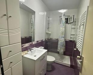 Bathroom of Flat to share in  Madrid Capital  with Air Conditioner, Heating and Furnished