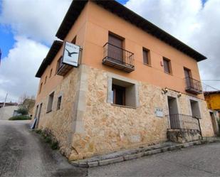 Vista exterior de Casa o xalet en venda en Ucero amb Calefacció, Parquet i Terrassa