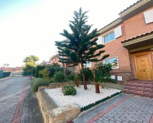 Exterior view of Single-family semi-detached for sale in L'Alfàs del Pi  with Air Conditioner, Terrace and Swimming Pool