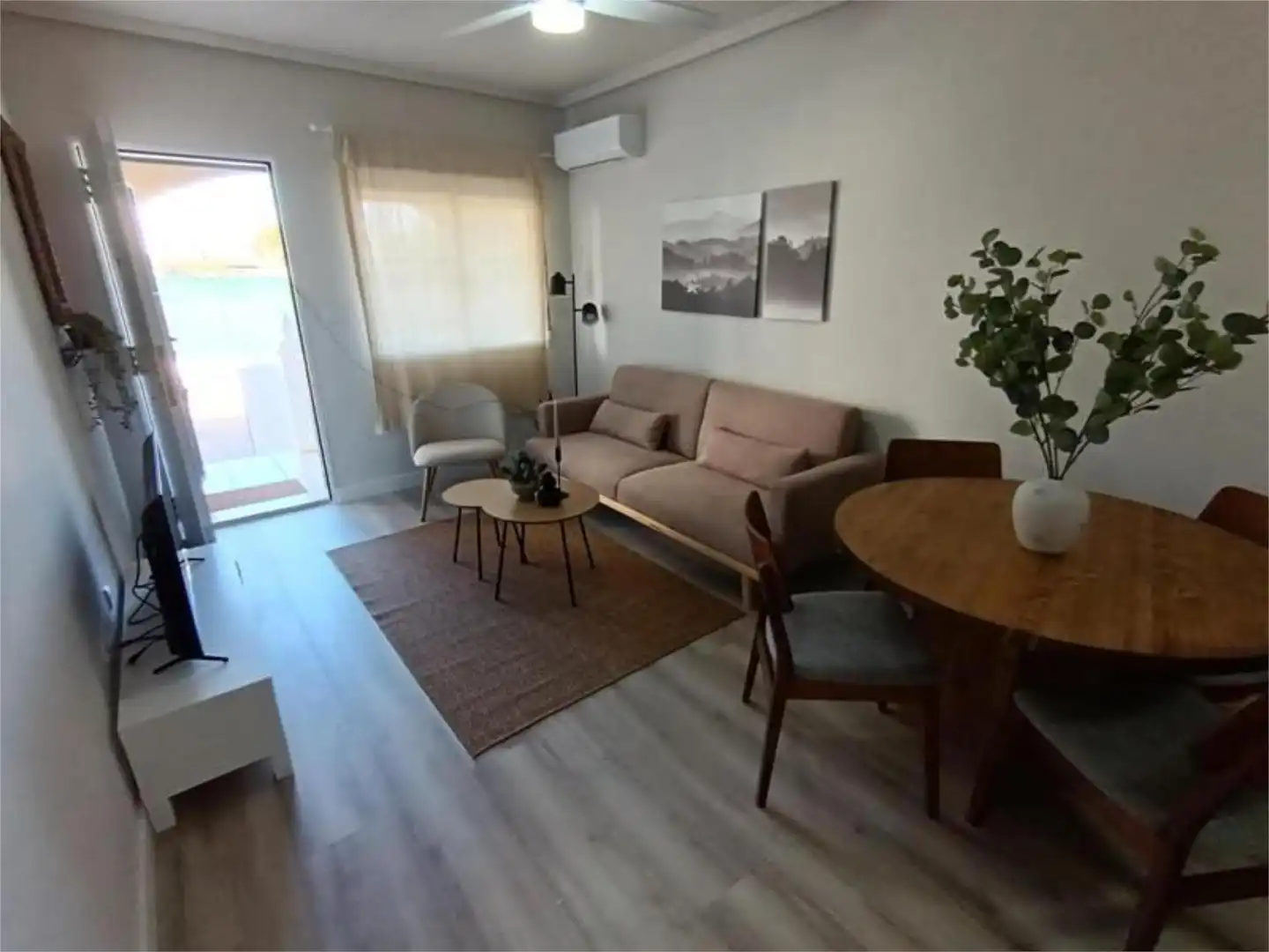 Casa o chalet en venta en Calle Mercurio, 7, La Florida Sala de estar de Casa o chalet en venta en Orihuela con Aire acondicionado, Terraza y Piscina