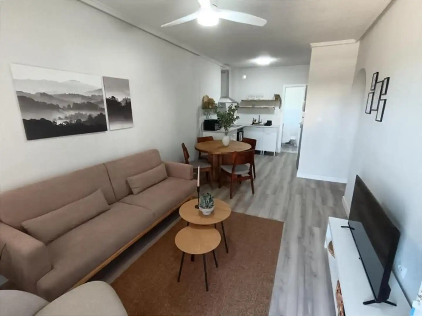 Casa o chalet en venta en Calle Mercurio, 7, La Florida Sala de estar de Casa o chalet en venta en Orihuela con Aire acondicionado, Terraza y Piscina