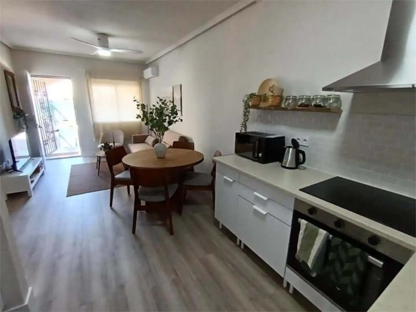 Casa o chalet en venta en Calle Mercurio, 7, La Florida Comedor de Casa o chalet en venta en Orihuela con Aire acondicionado, Terraza y Piscina