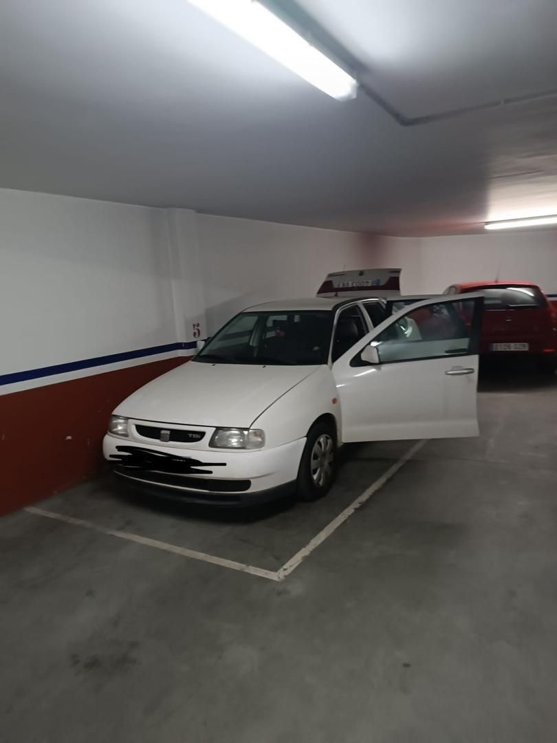 Aparcament de Pis en venda en Baralla amb Calefacció, Parquet i Traster