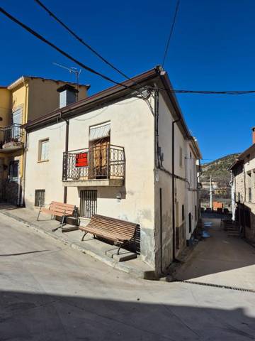Casa adosada en Venta en Calle Espartero, 1 en El Recuenco