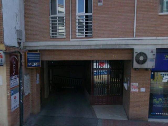 Garaje en Alquiler en Calle Sánchez Morate, 23 en Universidad