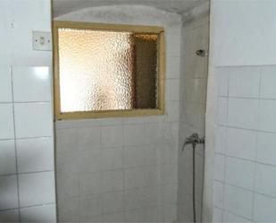 Bathroom of House or chalet for sale in Hoyos  with Private garden