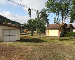 Casa o xalet en venda en Valle de Losa amb Jardí privat