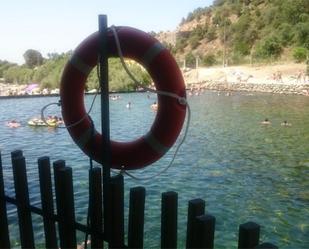 Schwimmbecken von Grundstücke zum verkauf in Candeleda